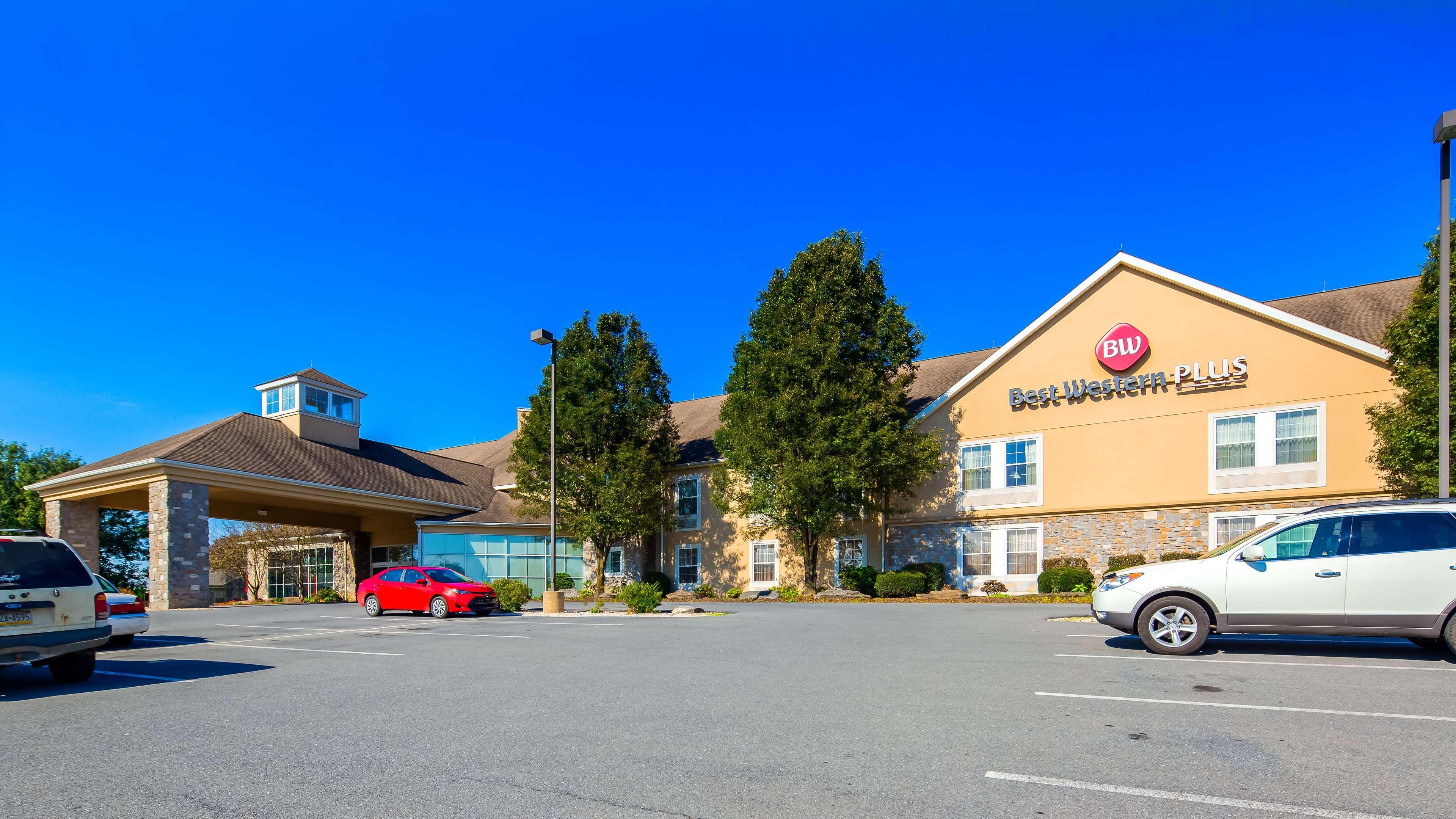 Western Revere & Hotel