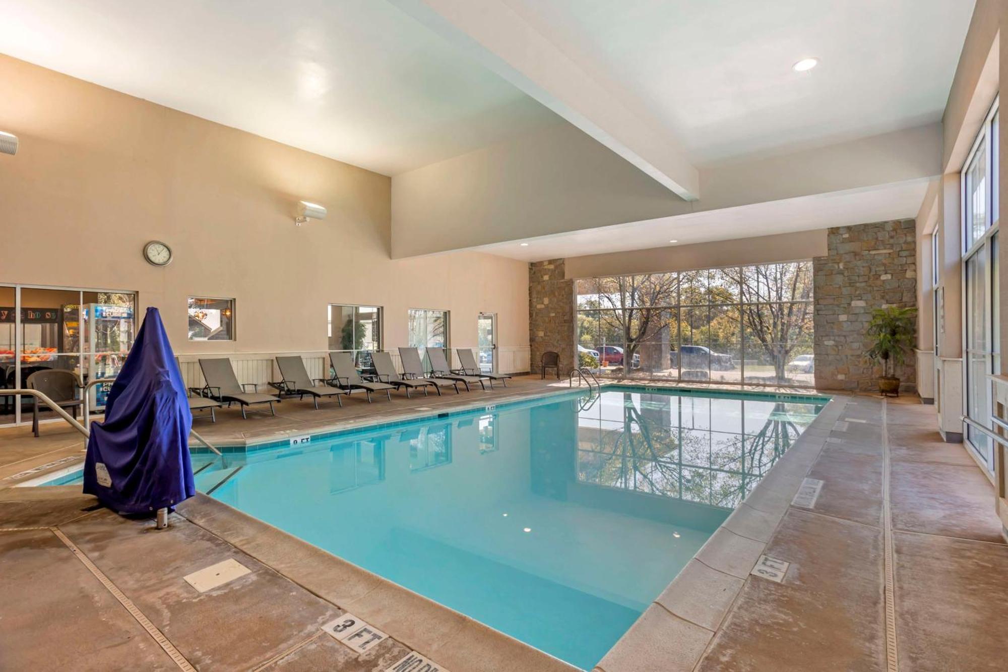Western Revere & Hotel 3*