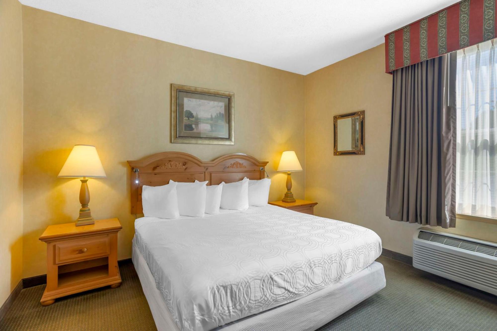 Western Revere & 3* Paradise