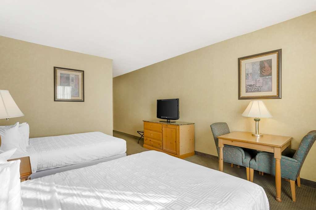 Western Revere & 3* Paradise