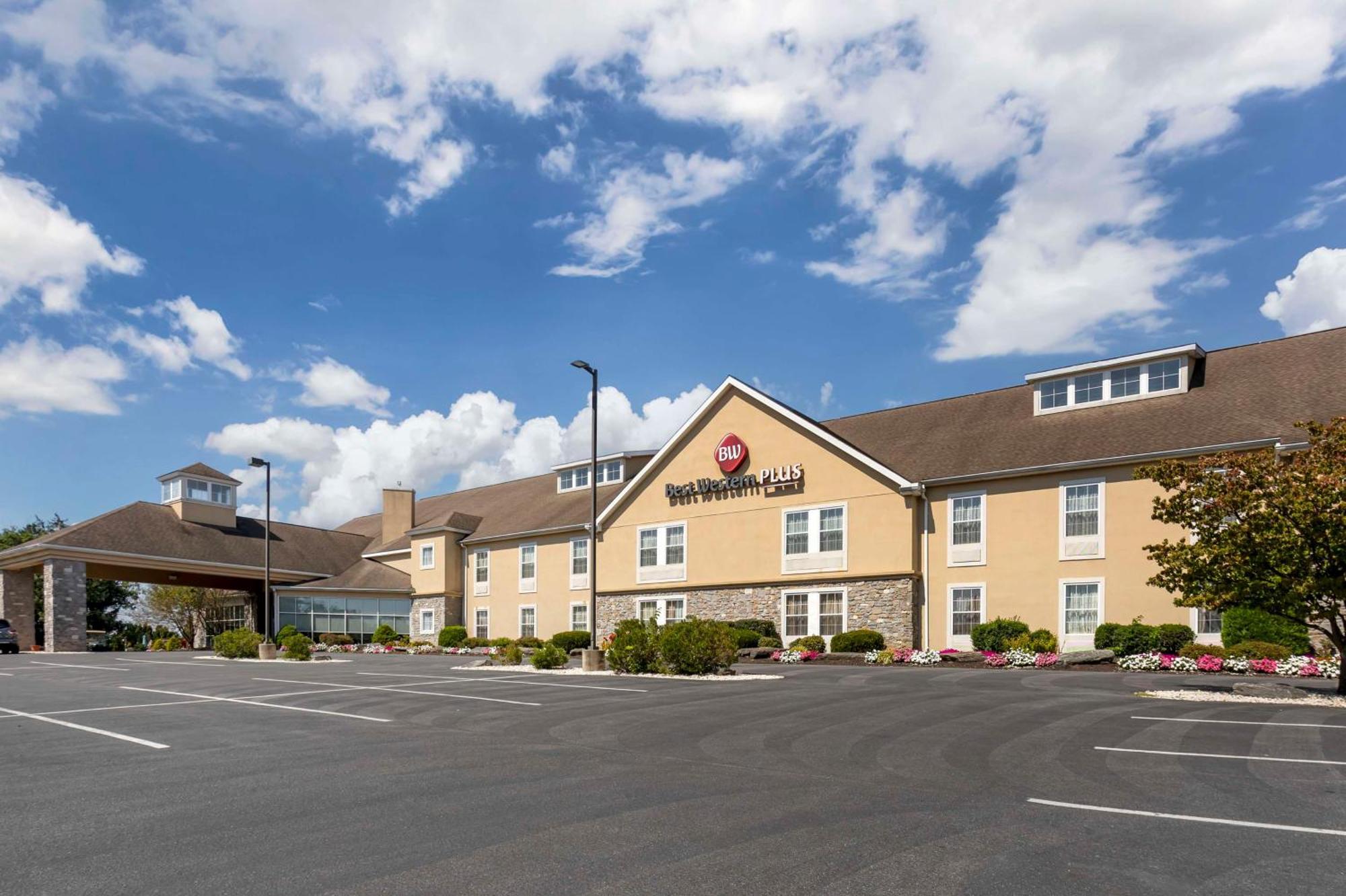 Hotel Western Revere & Paradise